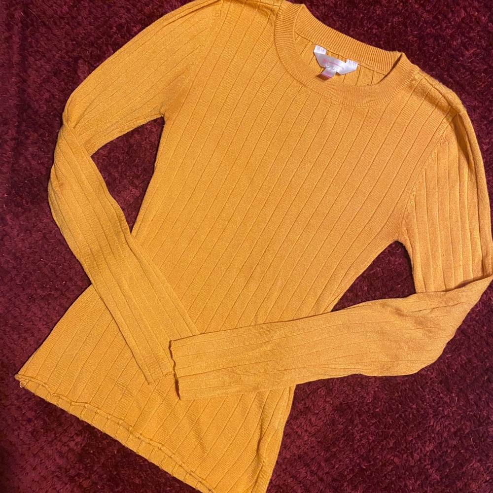 Yellow long sleeve shirt